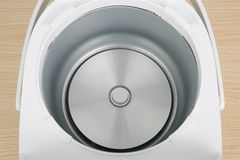Nồi cơm điện tử Beko 1.8 lít RCM 50823W