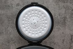Nồi cơm nắp gài BlueStone 1.2 lít RCB-5512