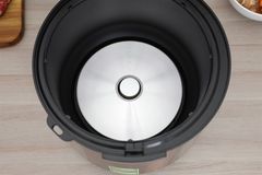 Nồi cơm nắp gài Crystal 3 lít NCG3001