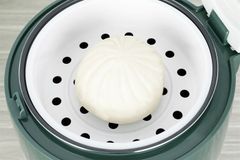 Nồi cơm nắp gài Crystal 1.2 lít JRC-120S