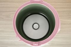 Nồi cơm nắp gài Crystal 1.8 lít X2522