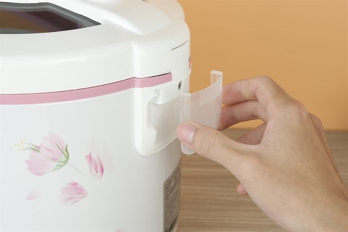 Nồi cơm nắp gài Crystal 1.8 lít X2522