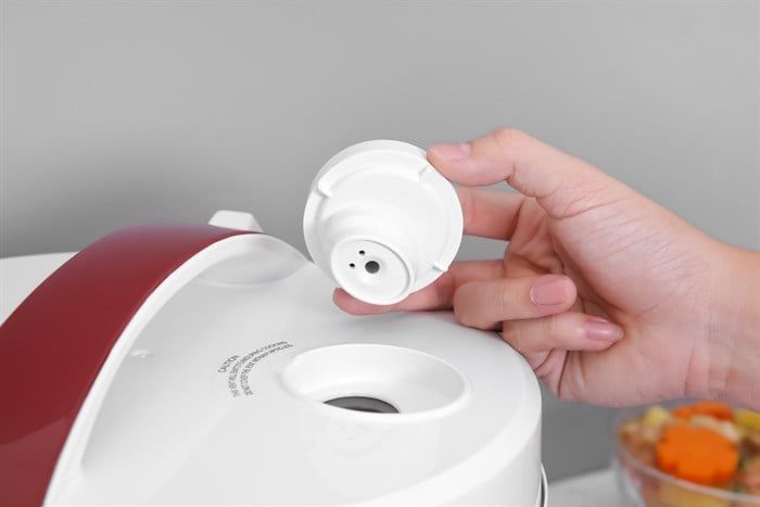 Nồi cơm nắp gài Cuckoo 1.8 lít CR-1081