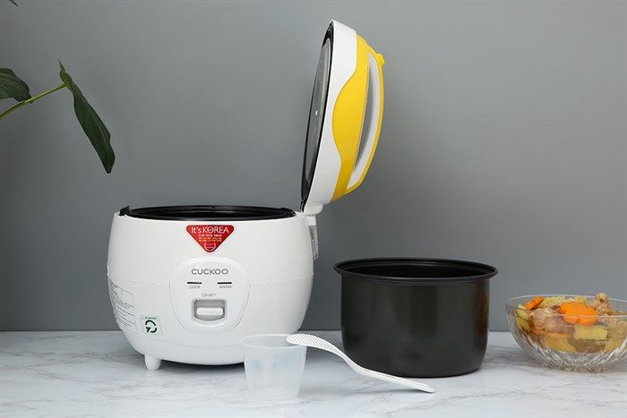 Nồi cơm nắp gài Cuckoo 1.08 lít CR-0671