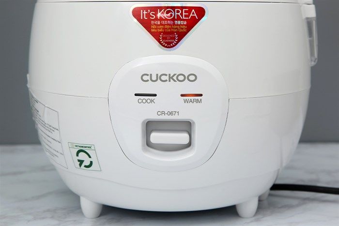Nồi cơm nắp gài Cuckoo 1.08 lít CR-0671