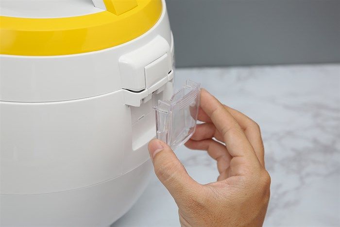 Nồi cơm nắp gài Cuckoo 1.08 lít CR-0671