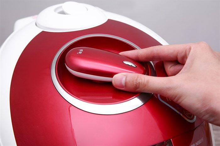 Nồi cơm điện tử áp suất Cuckoo 1.08 lít CRP-N0601F