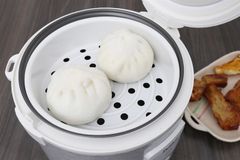 Nồi cơm nắp gài Delites 1.8 lít NCG1805