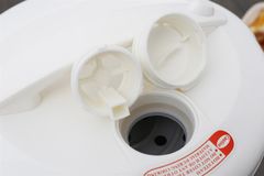 Nồi cơm nắp gài Delites 1.8 lít NCG1805