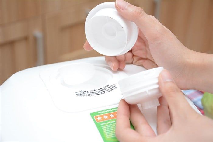 Nồi cơm điện tử Sharp 1.8 lít KS-COM18V