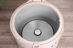 Nồi cơm nắp gài Happycook 2 lít HC-200