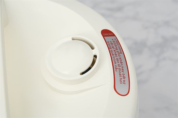 Nồi cơm nắp gài Kangaroo 1.2 lít KG12RC1