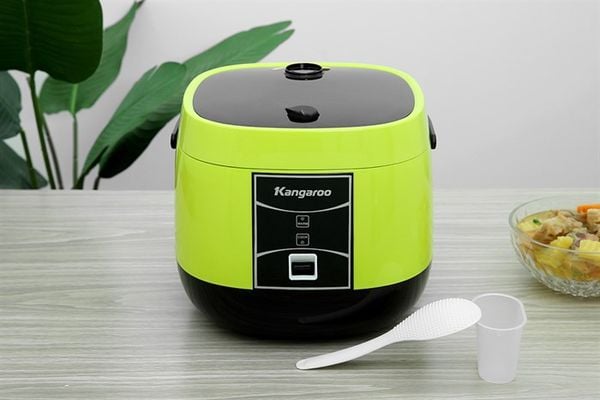 Nồi cơm nắp gài Kangaroo 2.2 lít KG22R1