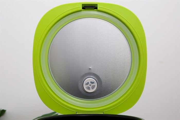 Nồi cơm nắp gài Kangaroo 2.2 lít KG22R1