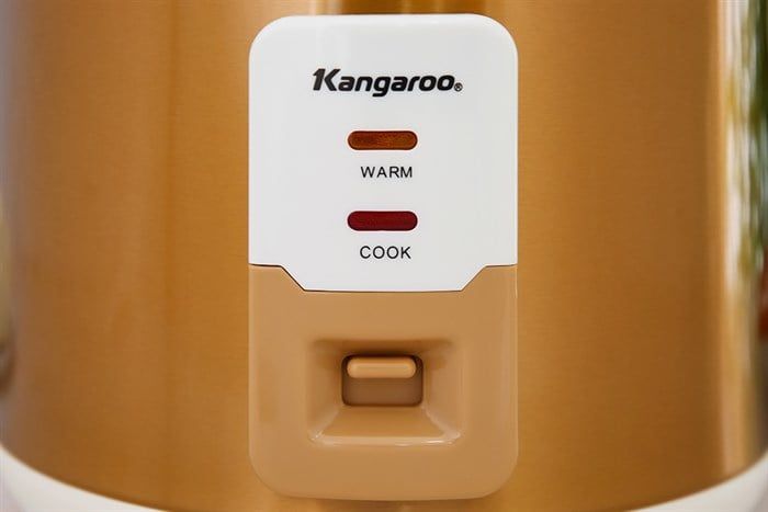 Nồi cơm nắp gài Kangaroo 2.2 lít KG572