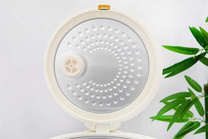 Nồi cơm nắp gài Kangaroo 2.2 lít KG572