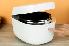 Nồi cơm cao tần Sharp 1.2 lít KS-IH122V-WH