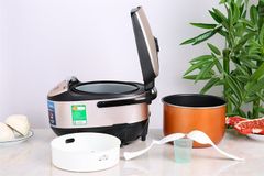 Nồi cơm điện tử Midea 1.8 lít MB-FS5021