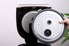 Nồi cơm cao tần Midea 1.8 lít MB-HS5008