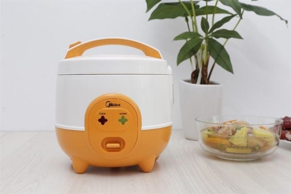 Nồi cơm nắp gài Midea 0.6 lít MR-CM06SD
