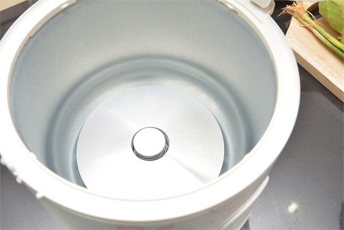 Nồi cơm nắp gài Midea 1.8 lít MR-CM18SQ