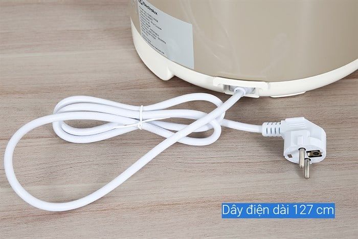 Nồi cơm nắp gài Electrolux 1.8 lít E4RC1-350B