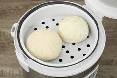 Nồi cơm nắp gài Hommy 1.8 lít JRC-180K