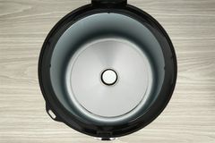 Nồi cơm nắp gài Sunhouse 3 lít SHD8305