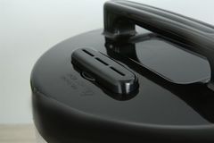 Nồi cơm nắp gài Sunhouse 3 lít SHD8305