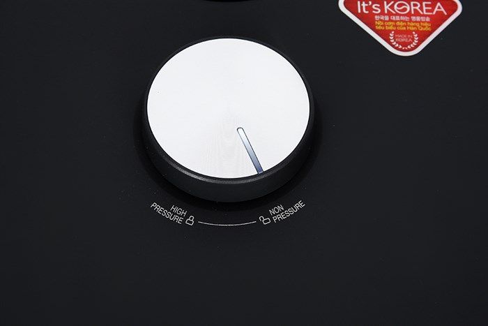 Nồi cơm áp suất cao tần Cuckoo 1.08 lít CRP-LHTR0609F/BKSIVNCV