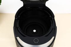 Nồi cơm áp suất cao tần Cuckoo 1.08 lít CRP-LHTR0609F/BKSIVNCV