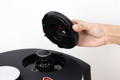 Nồi cơm áp suất cao tần Cuckoo 1.08 lít CRP-LHTR0609F/BKSIVNCV