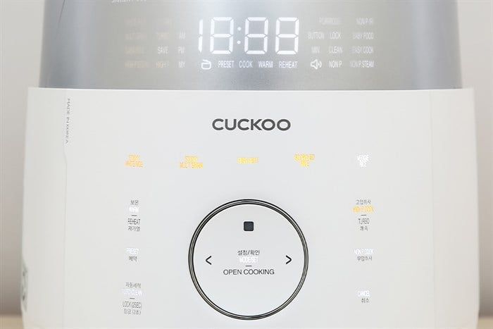 Nồi cơm áp suất cao tần Cuckoo 1.08 lít CRP-LHTR0609F/WHSIVNCV