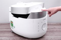 Nồi cơm áp suất cao tần Cuckoo 1.8 lít CRP-LHTR1009F/WHSIVNCV