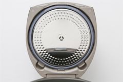 Nồi cơm cao tần Toshiba 1.8 lít RC-18RH(CG)VN