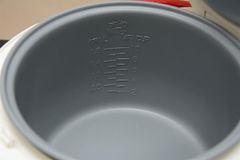 Nồi cơm nắp gài Happycook 1.8 lít HC-180A