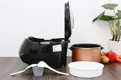 Nồi cơm điện tử Kangaroo 1.8 lít KG595