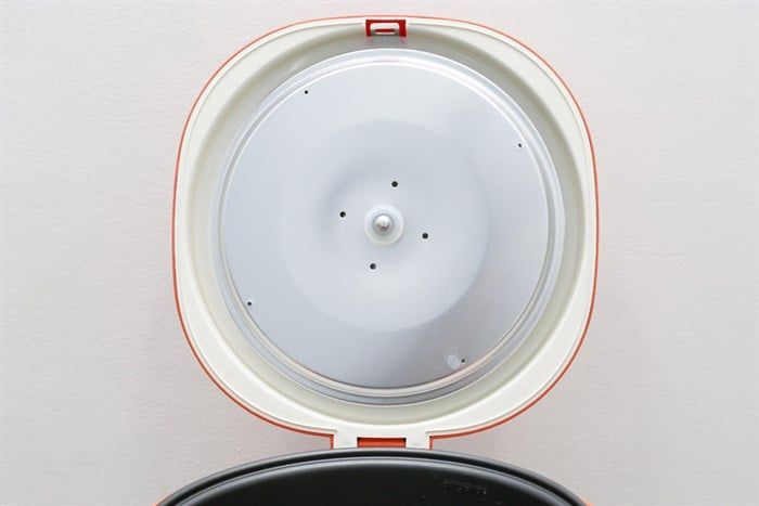 Nồi cơm nắp gài Kangaroo 1.2 lít KG826S