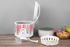 Nồi cơm nắp gài Comfee 1 lít CR-CM1020(D)