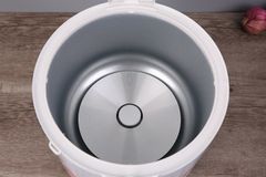 Nồi cơm nắp gài Comfee 1.8 lít CR-CM1820(C)