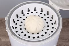 Nồi cơm nắp gài Comfee 1.8 lít CR-CM1820(C)
