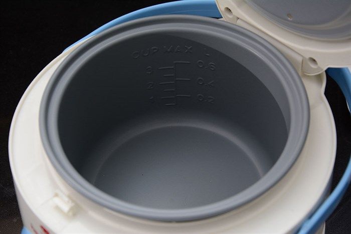 Nồi cơm nắp gài Happycook 0.6 lít HC-060