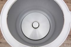 Nồi cơm nắp gài Kangaroo 1.8 lít KG835