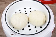 Nồi cơm nắp gài Kangaroo 1.8 lít KG835