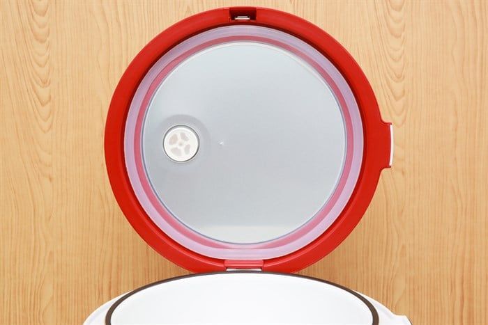 Nồi cơm nắp gài Kangaroo 1.8 lít KG835