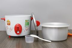 Nồi cơm nắp rời Sharp 2.2 lít KSH-D22V