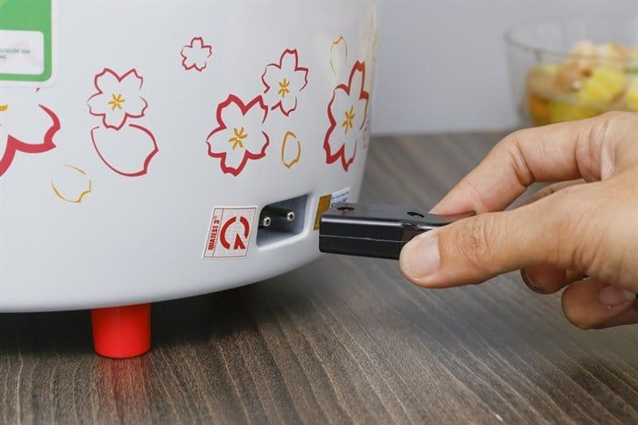 Nồi cơm nắp rời Sharp 2.2 lít KSH-D22V