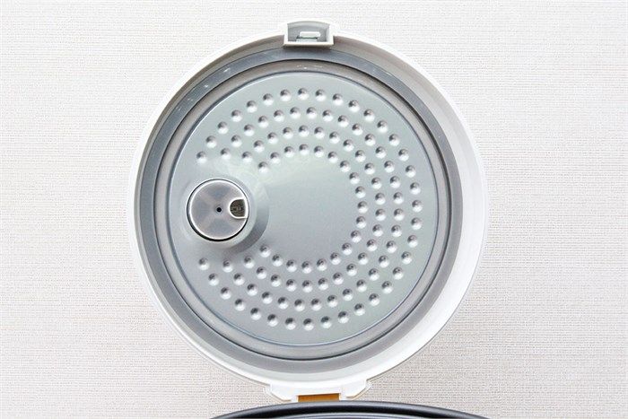 Nồi cơm nắp gài Sunhouse 2.8 lít SH 830