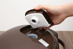 Nồi cơm điện tử Comfee 1.8 lít CR-FD1820B