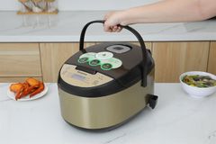 Nồi cơm điện tử Kangaroo 1.5 lít KG15RCE2